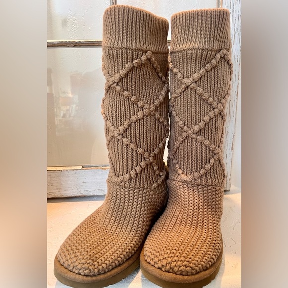 UGG ARGYLE KNIT SWEATER STYLE PULL ON BOOTS - Picture 3 of 14